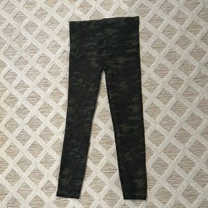 Spanx camouflage leggings size M
